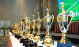 Bộ cúp giải thưởng Tiền Phong Golf Championship sẵn sàng chờ những người thắng giảiẢnh: HỒNG VĨNH