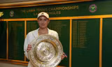 Tay vợt gốc Nga từ chối trả lời về quốc tịch khi vô địch Wimbledon