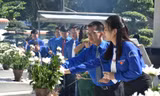 Đại biểu dâng hương, báo công tại Khu di tích Bác Hồ về thăm Hà Tĩnh trước thềm Đại hội Đoàn