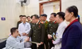 Giám đốc Công an Hà Nội thăm hỏi cảnh sát 141 bị thương khi làm nhiệm vụ 