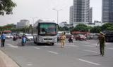 Lượng phương tiện tăng đột biến trước kỳ nghỉ lễ 2/9, nhiều xe khách ‘nhồi nhét’ bị xử lý