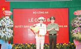 Thứ trưởng Bộ công an chúc mừng tân giám đốc công an tỉnh Sóc Trăng