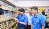 Bí thư Trung ương Đoàn tham quan cửa hàng