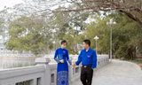 Cặp đôi diện áo Đoàn trong ngày kết duyên