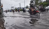 Nhiều tuyến đường chìm trong nước