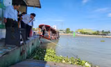 Tin mới vụ du khách rơi xuống sông ở chợ nổi Cái Răng