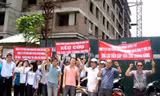 Hàng trăm người dân kêu cứu vì ném tiền tỉ vào chung cư không phép 83 Ngọc Hồi