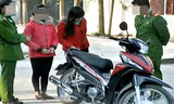 Do làm mất điện thoại hai đối tượng đi trộm xe máy lấy tiền trả nợ