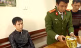 Hơn 300 triệu đồng cùng một kg ma túy đá giấu trên điều hòa