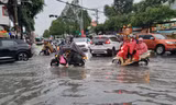 TPHCM, Đồng Nai, Bình Dương: Nhiều nơi mưa đá, đường phố thành sông