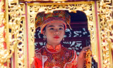Thi nhau mừng tuổi cho nữ tướng 11 tuổi ở hội Gióng