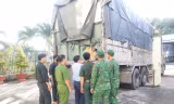 Bắt 2 xe tải vận chuyển nhiều hàng hóa không rõ nguồn gốc, trị giá hơn 1 tỷ đồng