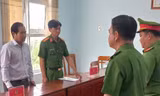 Bắt cựu giám đốc văn phòng đăng ký đất đai ở An Giang