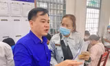 Áo xanh An Giang 'phủ sóng' trung tâm hành chính, hỗ trợ làm thủ tục số