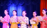 [ẢNH] Thí sinh Hoa hậu học hát "Dạ cổ hoài lang"