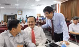Ông Võ Quốc Thắng (giữa) thôi chức Chủ tịch VPF. 