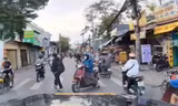 Video: Cúi đầu cảm ơn khi được nhường đường hút triệu lượt xem