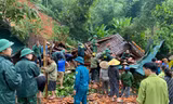 Mưa lũ, sạt lở đất trên diện rộng, Nghệ An khẩn cấp di dời hàng trăm người đến nơi an toàn