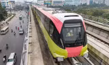 Đoàn tàu Nhổn - ga Hà Nội chạy thử nghiệm khi được nhập về Việt Nam.
