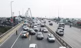 'Đóng' cầu Nhật Tân, Thanh Trì cùng lúc là gây khó cho giao thông, vận tải hàng hóa