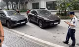 Hai chiếc xe trùng biển số. Ảnh S.T