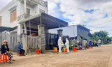 Lực lượng y tế lấy mẫu xét nghiệm sàng lọc SARS-CoV-2 tại Tx. Buôn Hồ