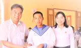 Đoàn Thanh niên Bình Dương thăm, tặng quà chiến sĩ trẻ làm nhiệm vụ ở Cam Ranh