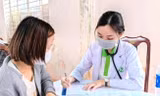 Bình Dương hỗ trợ nhân viên y tế, giáo dục ngăn ‘làn sóng’ nghỉ việc