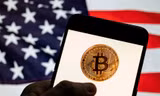 Giá vàng giảm, bitcoin phi mã vượt mốc 81.000 USD