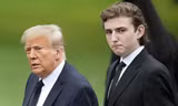 Con trai út cao 2,01 m của ông Trump bước vào chính trường