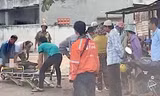 Cô gái ngã trong nhà vệ sinh bến xe với nhiều vết đâm