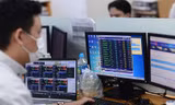 Nhà đầu tư tranh thủ chốt lời chứng khoán trước nghỉ lễ