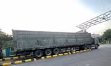 Nhiều xe đầu kéo chở cát quá tải ‘né chốt’ CSGT bất thành
