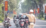 CSGT không được tùy tiện dừng xe, khám người vi phạm