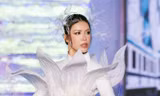 'Màn hô biến' phố đi bộ Nguyễn Huệ