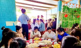 Đoàn viên, thanh niên thổi cơm, nấu chè ‘tiếp sức’ thí sinh