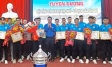Tỉnh Đoàn TT-Huế tuyên dương đội bóng đá Đại học Huế