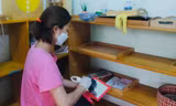 Giáo viên Trường Mầm non Tràng An vệ sinh trường lớp, chuẩn bị đón trẻ đi học trở lại