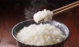 Những sai lầm khi ăn cơm gây hại sức khỏe khủng khiếp nhiều người Việt thường mắc phải