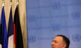Ngoại trưởng Mỹ Mike Pompeo trả lời báo chí hôm 20/8. Ảnh: REUTERS