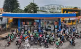 Các đơn vị cung ứng tin rằng tình hình xăng dầu ở TPHCM sẽ trở lại bình thường trong ít ngày tới (ảnh: Phạm Nguyễn).