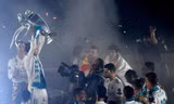 Nhìn gần lễ ăn mừng vô địch Champions League của Real