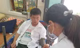  Thăm khám cho thương binh