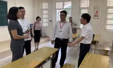 Đoàn kiểm tra của Bộ kiểm tra điểm thi Trường THPT Hòn Gai, Quảng Ninh. Ảnh: Nghiêm Huê
