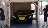 Mỹ nhân 'đập thùng' siêu xe Lotus 3-Eleven