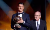 Ronaldo lần thứ 2 liên tiếp đoạt danh hiệu Quả bóng vàng FIFA.