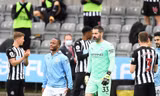 Hết sạch thủ môn, Man City phải dùng người 2 năm mới bắt được 1 trận
