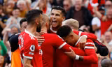 HLV MU phải ‘xin phép’ Ronaldo khi thay học trò ra sân