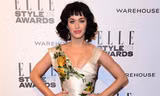 Katy Perry gợi cảm đi nhận giải Phụ nữ của năm