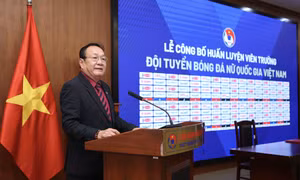 Ông Hoàng Văn Phúc gửi thông điệp tới các cầu thủ trong ngày nhậm chức HLV trưởng tuyển nữ Việt Nam